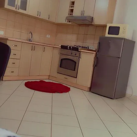 アパート Hyrje ティラナ