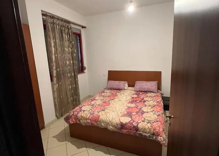 アパート Hyrje ティラナ